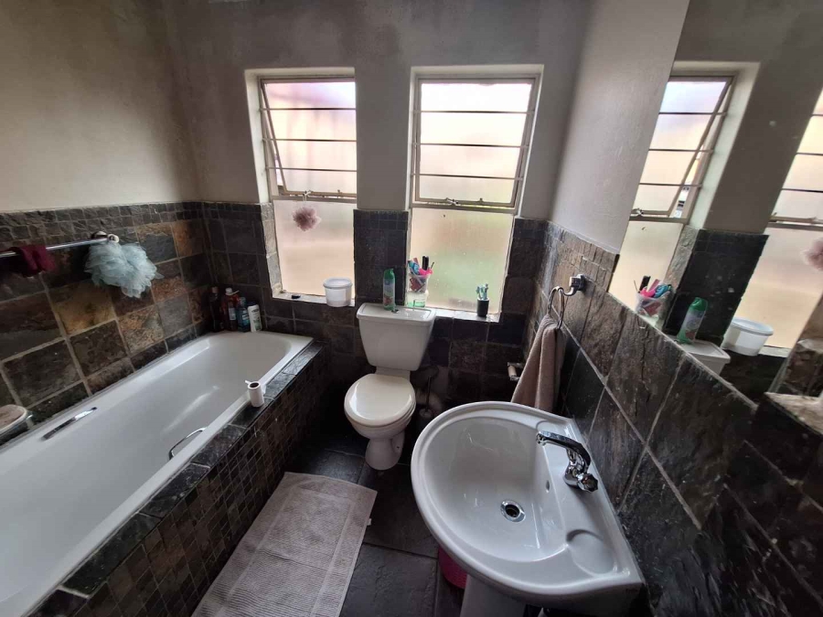 To Let 1 Bedroom Property for Rent in Sundowner Gauteng