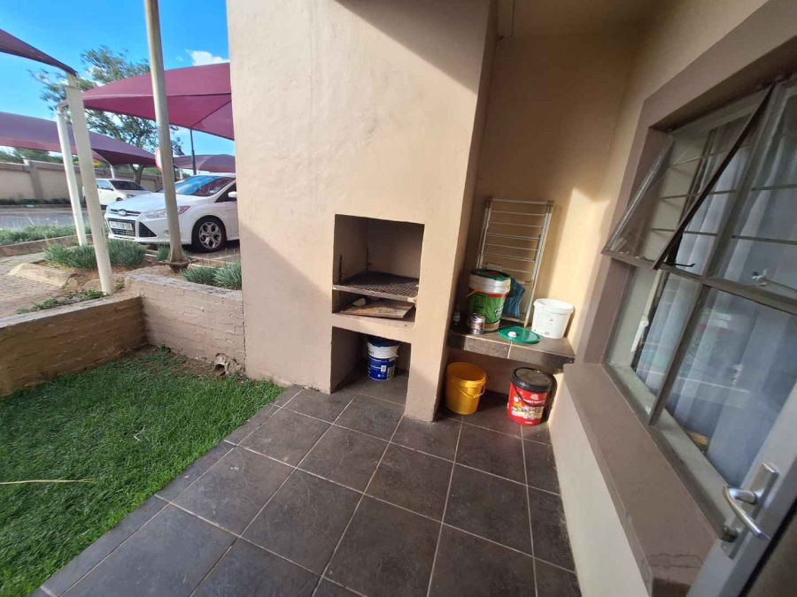 To Let 1 Bedroom Property for Rent in Sundowner Gauteng