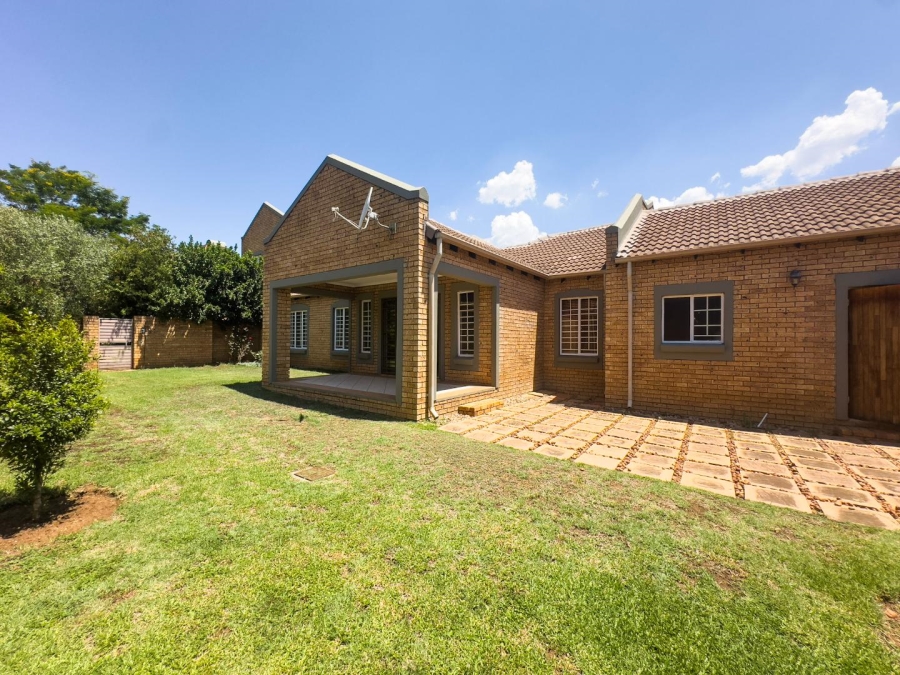 To Let 3 Bedroom Property for Rent in Equestria Gauteng