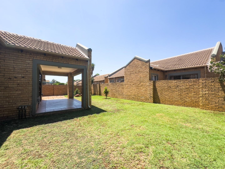 To Let 3 Bedroom Property for Rent in Equestria Gauteng