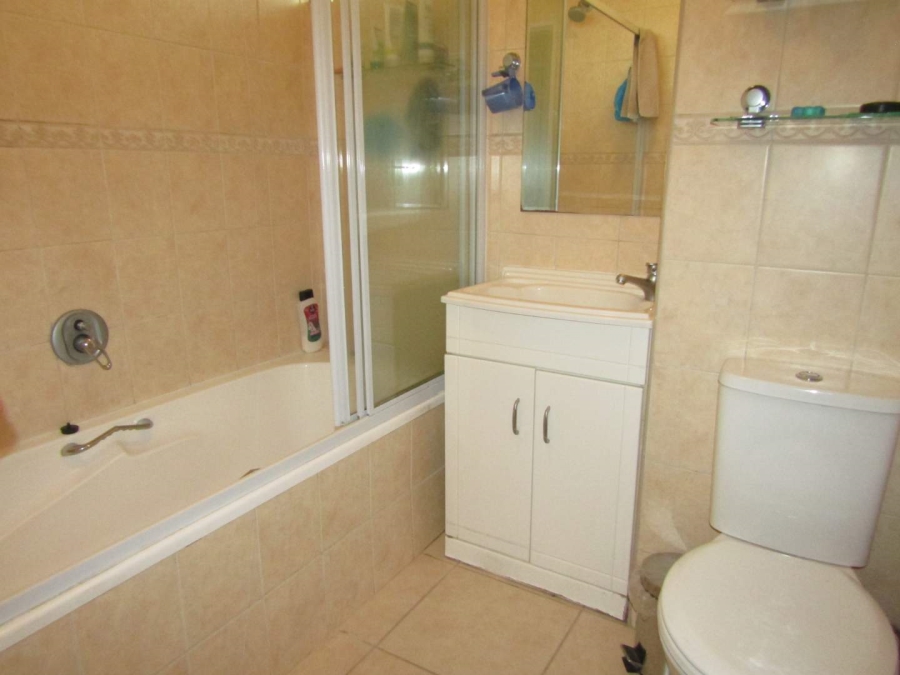 1 Bedroom Property for Sale in Glenhazel Gauteng