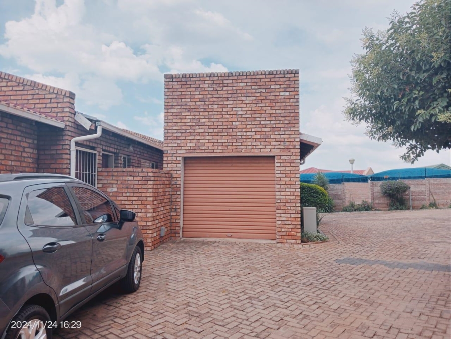 To Let 2 Bedroom Property for Rent in Terenure Gauteng