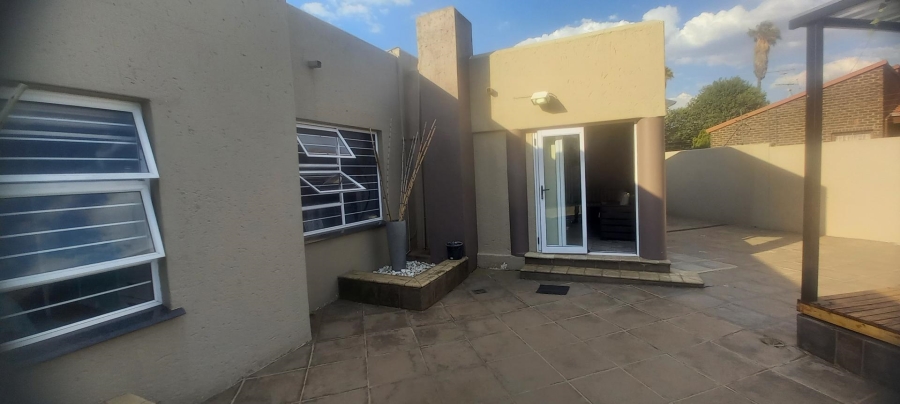 4 Bedroom Property for Sale in Sunward Park Gauteng