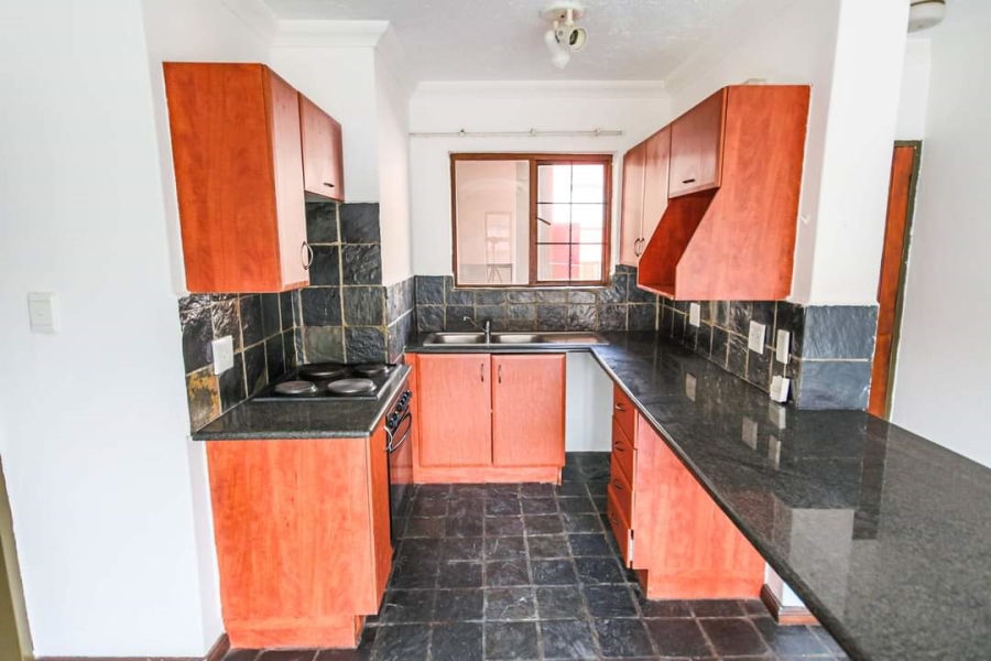 To Let 2 Bedroom Property for Rent in Erand Gardens Gauteng