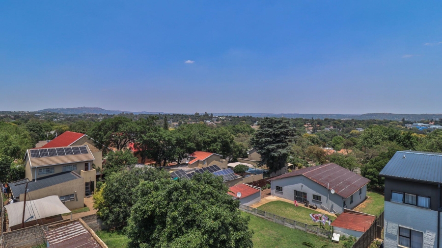 1 Bedroom Property for Sale in Ferndale Gauteng