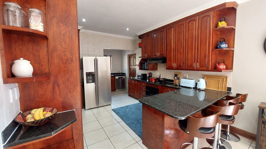 To Let 4 Bedroom Property for Rent in Fourways Gauteng