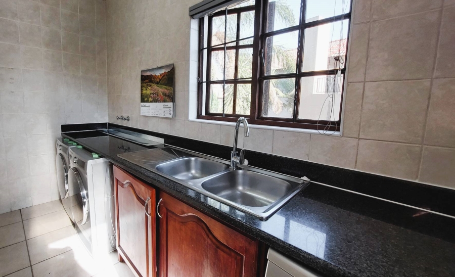 To Let 4 Bedroom Property for Rent in Fourways Gauteng