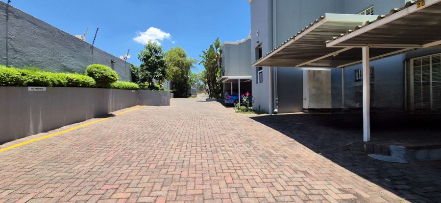 To Let 2 Bedroom Property for Rent in Illovo Gauteng