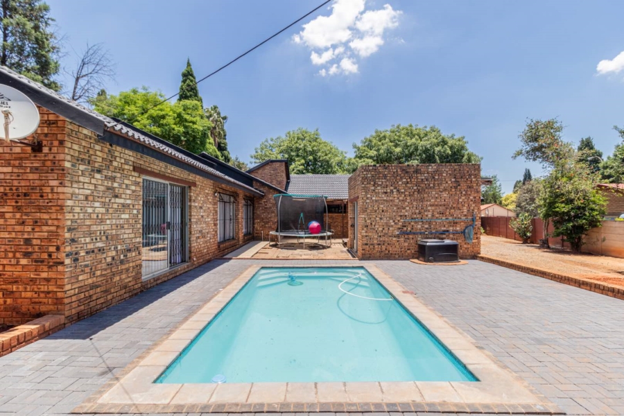 3 Bedroom Property for Sale in Little Falls Gauteng