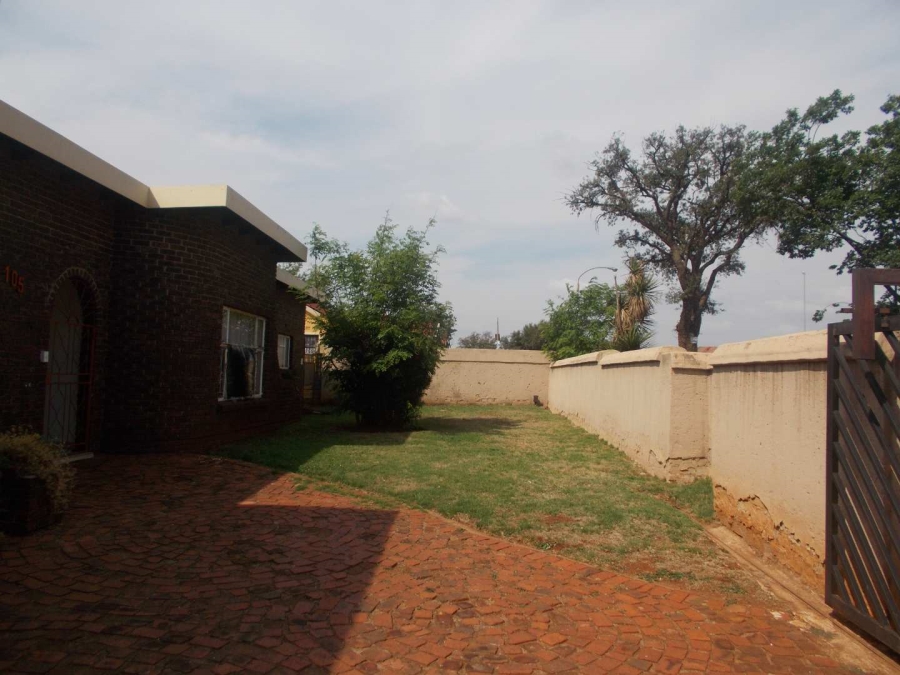 4 Bedroom Property for Sale in Dawn Park Gauteng