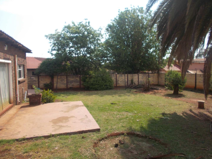 4 Bedroom Property for Sale in Dawn Park Gauteng