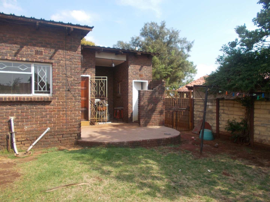 4 Bedroom Property for Sale in Dawn Park Gauteng