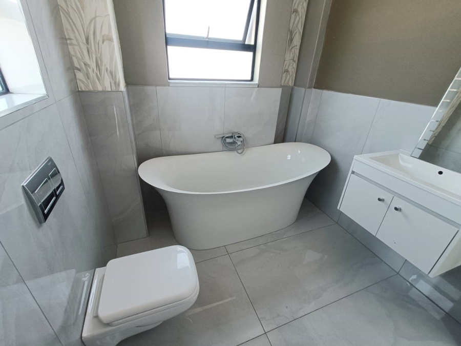 3 Bedroom Property for Sale in Eldoraigne Gauteng