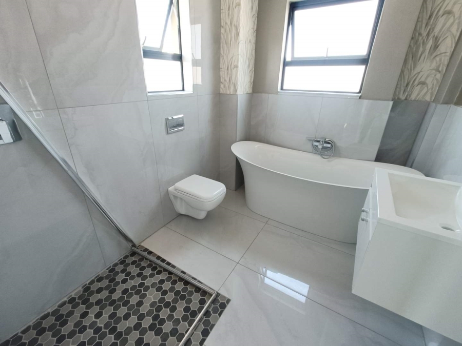 3 Bedroom Property for Sale in Eldoraigne Gauteng