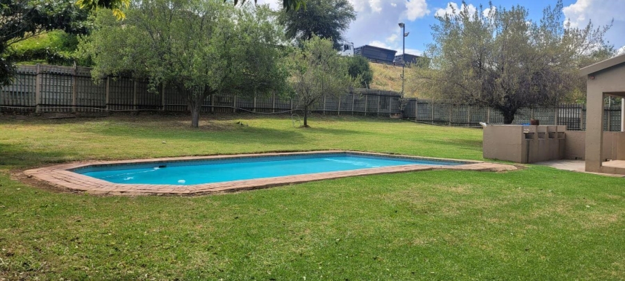 2 Bedroom Property for Sale in Alberante Gauteng