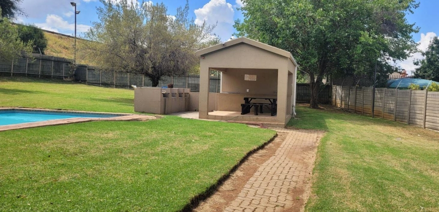 2 Bedroom Property for Sale in Alberante Gauteng