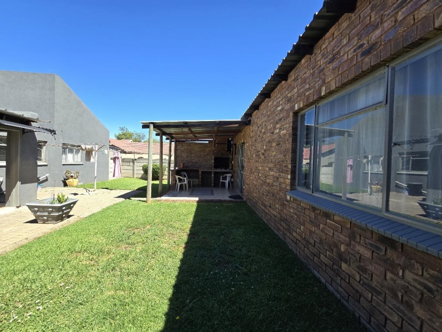 3 Bedroom Property for Sale in General Albertspark Gauteng