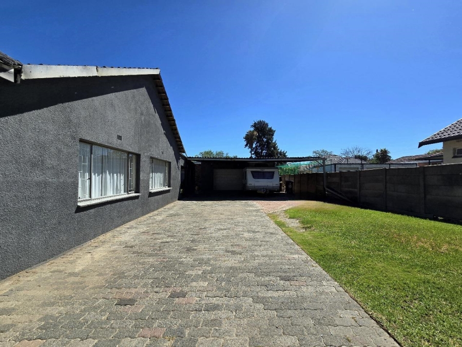 3 Bedroom Property for Sale in General Albertspark Gauteng