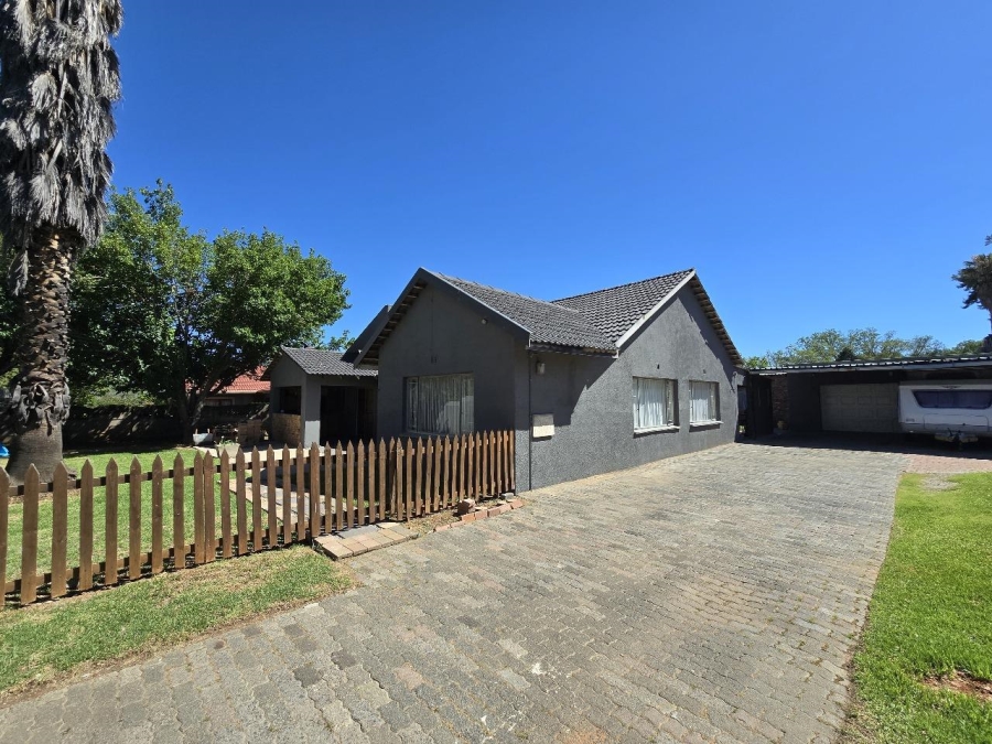 3 Bedroom Property for Sale in General Albertspark Gauteng