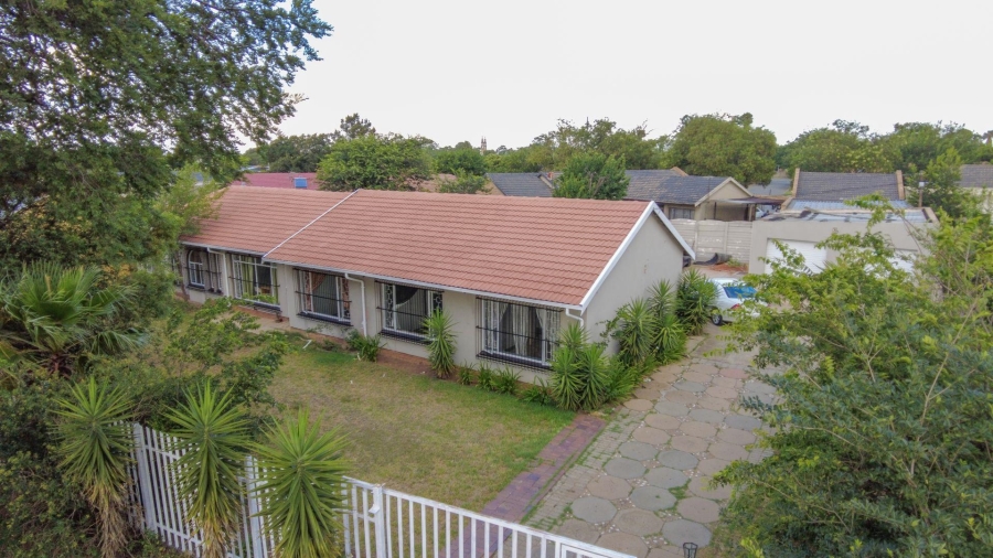 3 Bedroom Property for Sale in Mackenzie Park Gauteng