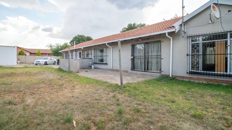 3 Bedroom Property for Sale in Mackenzie Park Gauteng