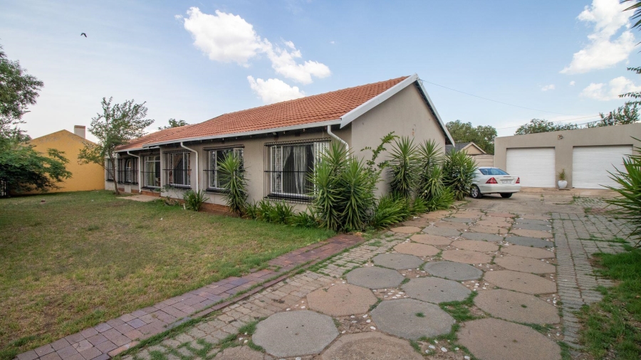 3 Bedroom Property for Sale in Mackenzie Park Gauteng