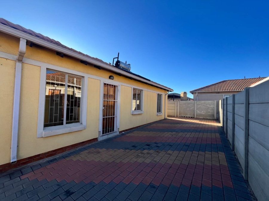 3 Bedroom Property for Sale in Albertsdal Gauteng