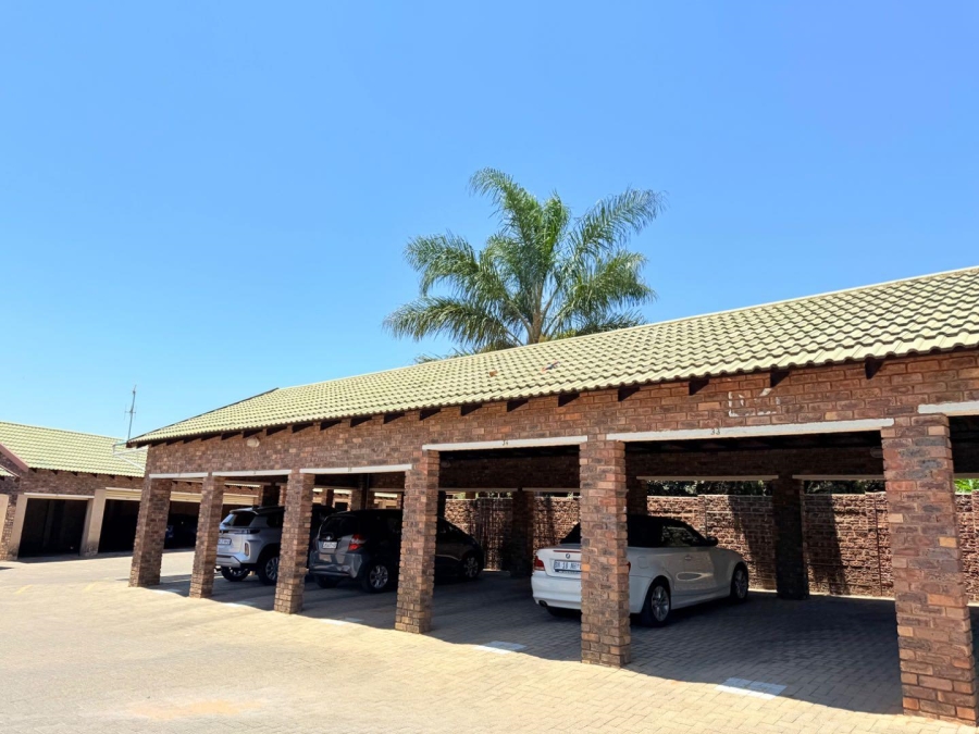 3 Bedroom Property for Sale in Noordwyk Gauteng