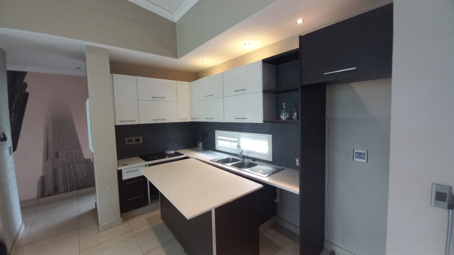 2 Bedroom Property for Sale in Glen Marais Gauteng