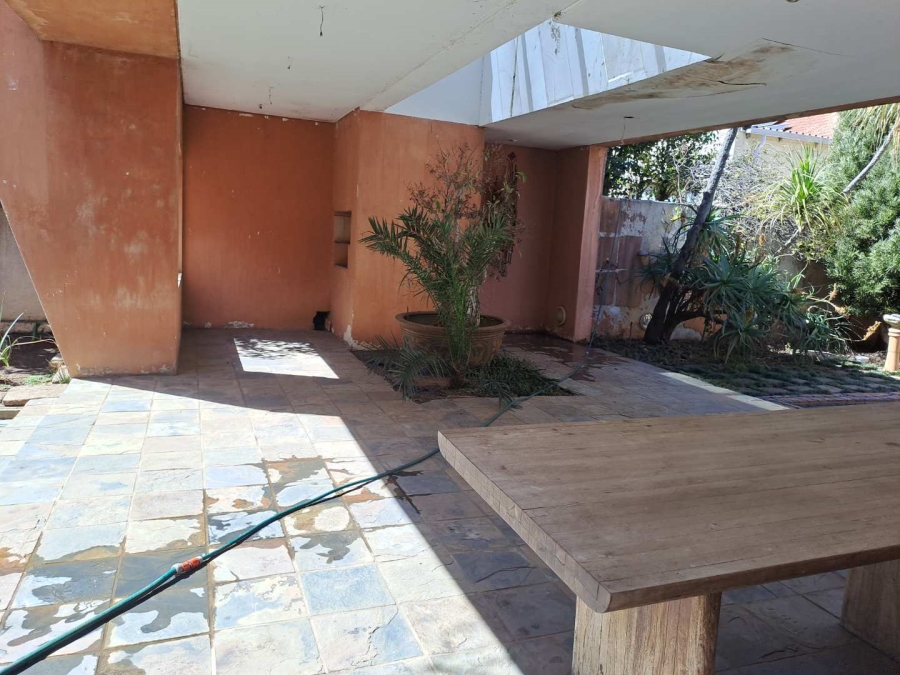 5 Bedroom Property for Sale in Orchards Gauteng