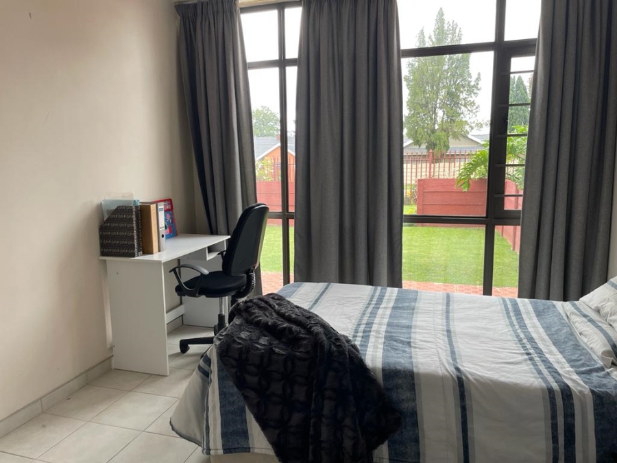 To Let 1 Bedroom Property for Rent in Croydon Gauteng