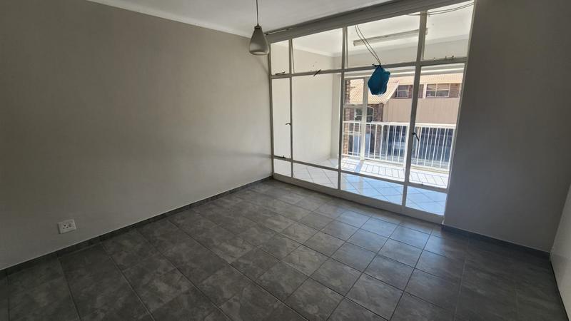 2 Bedroom Property for Sale in Brackendowns Gauteng