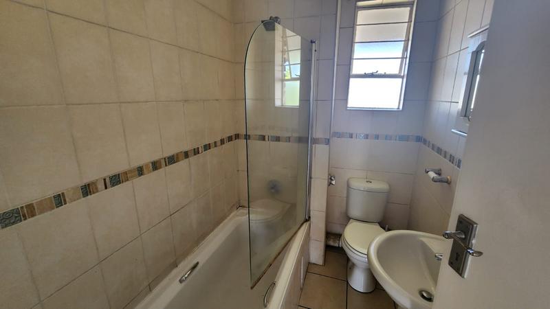 2 Bedroom Property for Sale in Brackendowns Gauteng