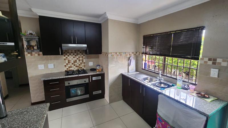 2 Bedroom Property for Sale in Brackendowns Gauteng