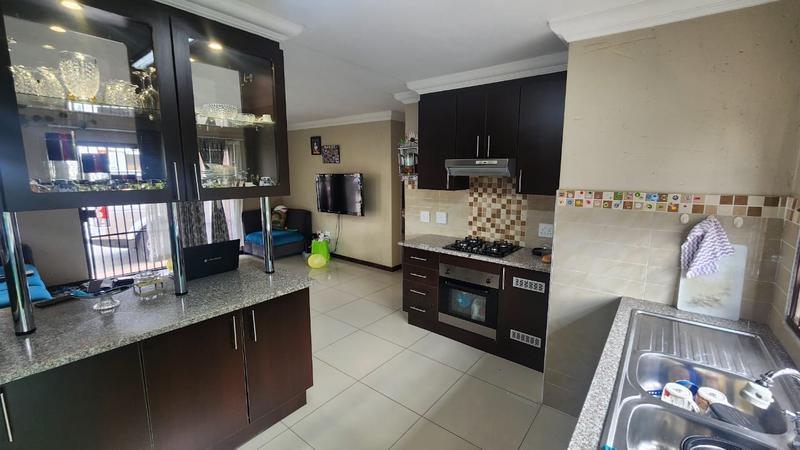 2 Bedroom Property for Sale in Brackendowns Gauteng