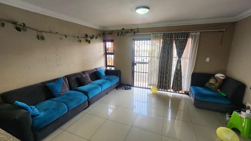 2 Bedroom Property for Sale in Brackendowns Gauteng