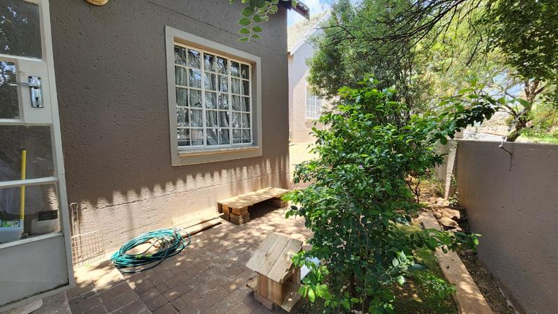 2 Bedroom Property for Sale in Bassonia Rock Gauteng