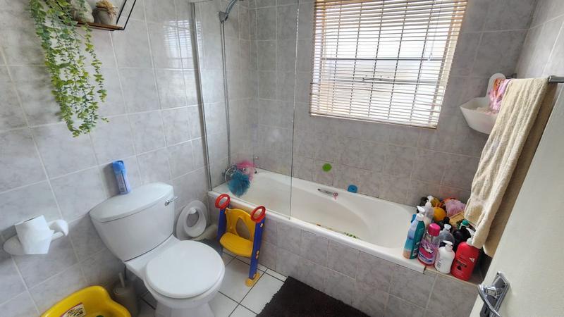 2 Bedroom Property for Sale in Meyersdal Gauteng