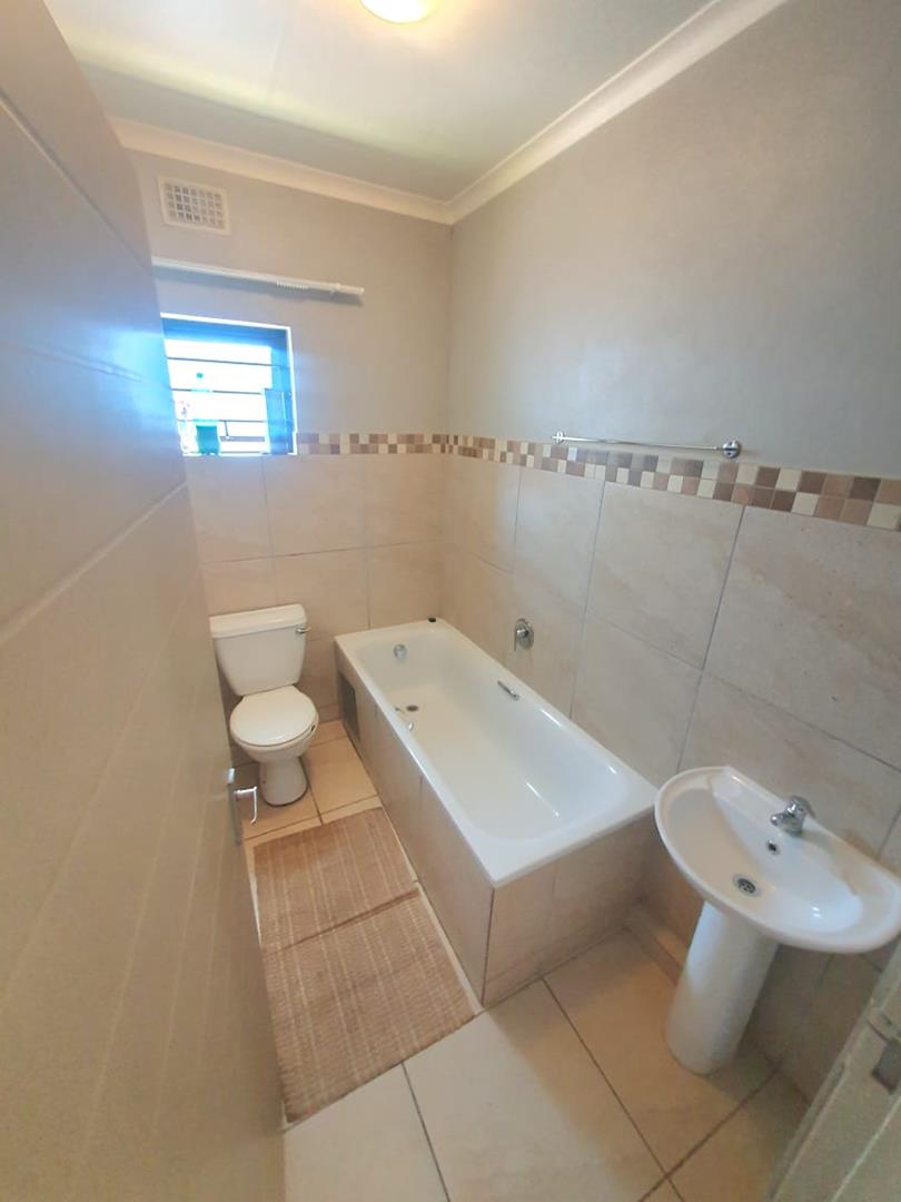 3 Bedroom Property for Sale in Andeon Gauteng