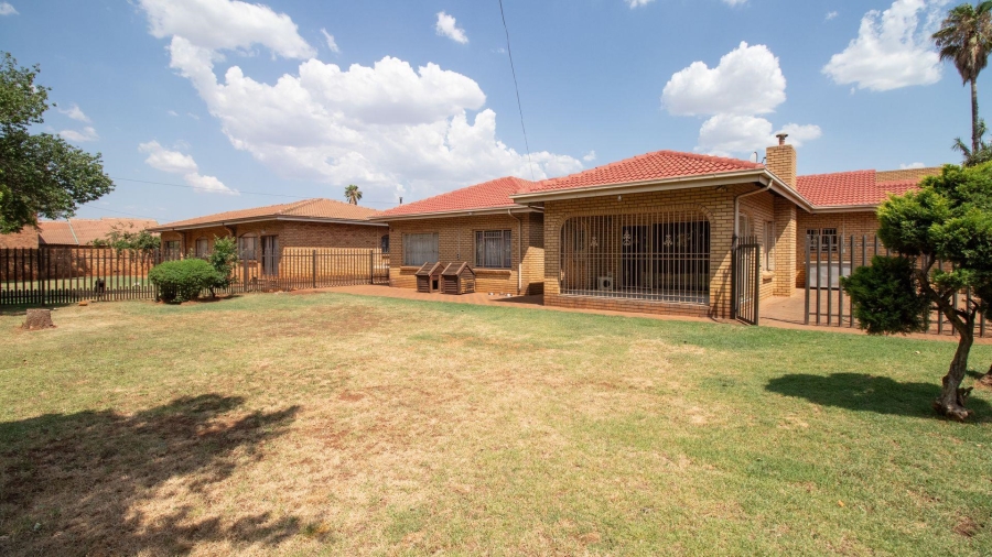 4 Bedroom Property for Sale in Bakerton Gauteng