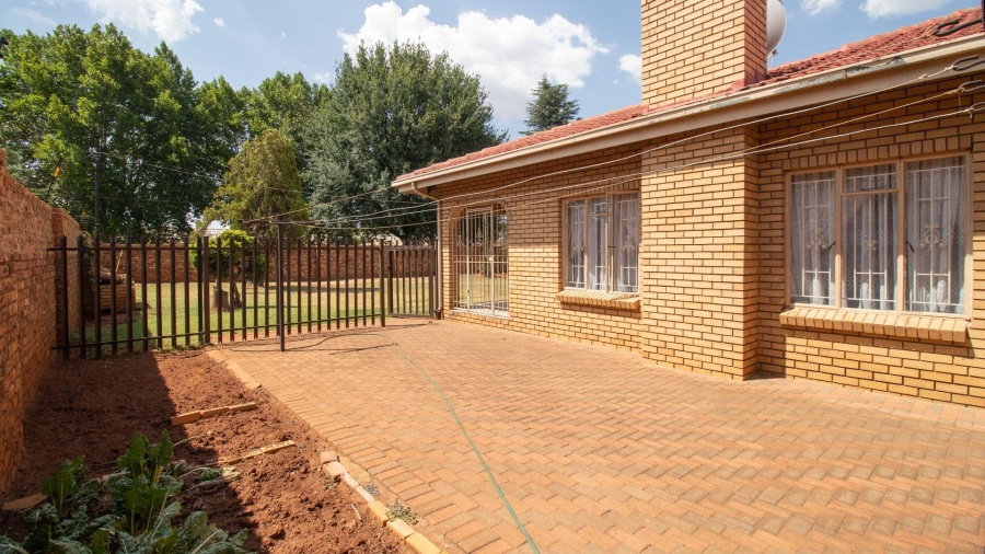 4 Bedroom Property for Sale in Bakerton Gauteng