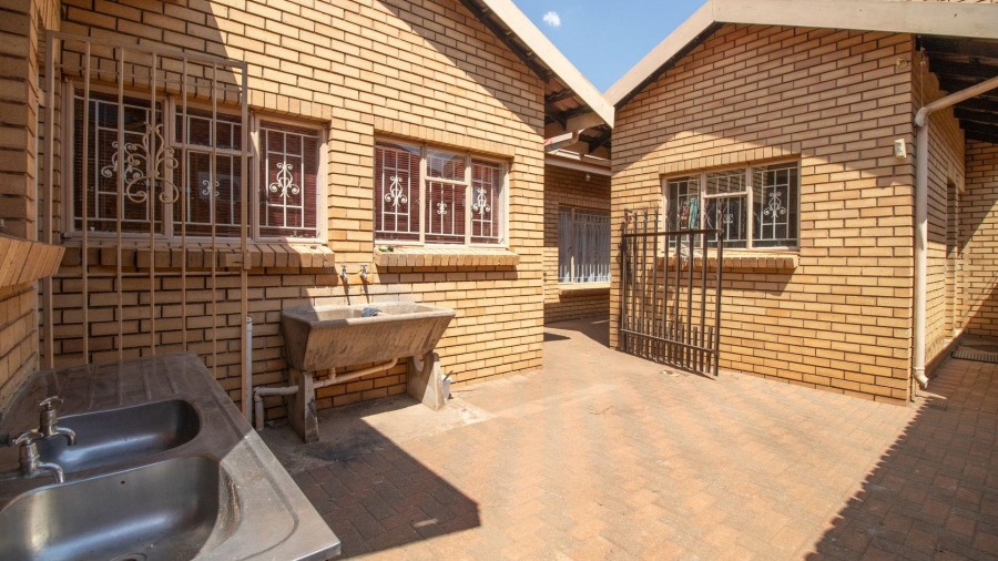 4 Bedroom Property for Sale in Bakerton Gauteng