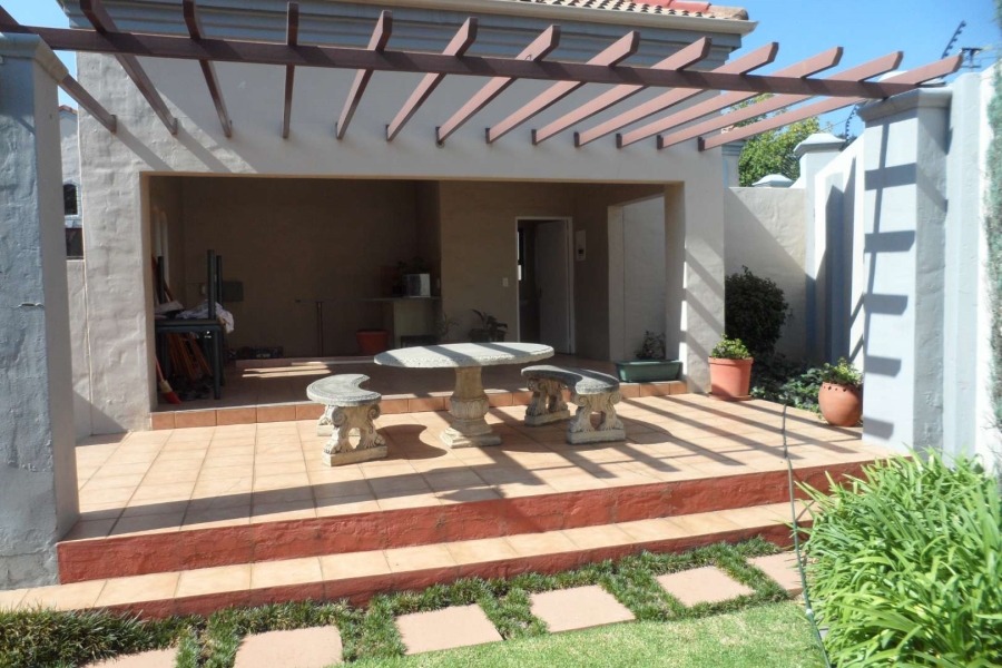 To Let 2 Bedroom Property for Rent in Melrose Estate Gauteng