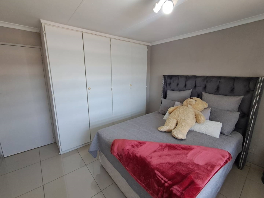 2 Bedroom Property for Sale in Meredale Gauteng