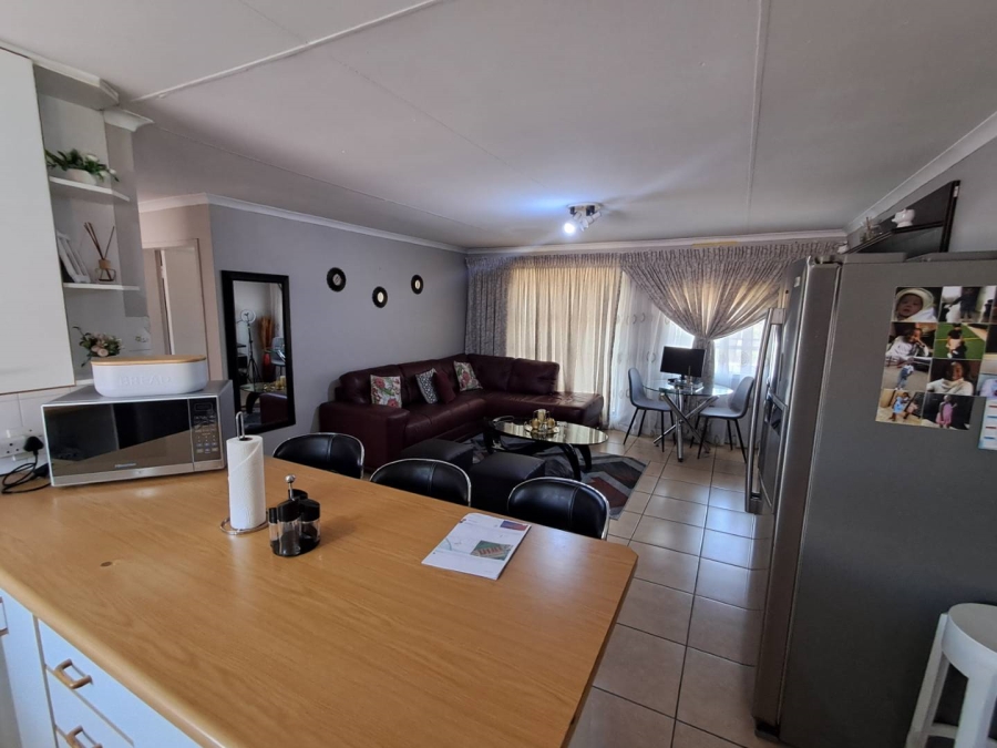 2 Bedroom Property for Sale in Meredale Gauteng