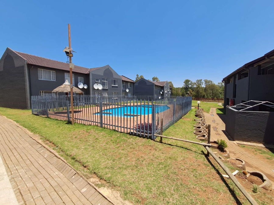 2 Bedroom Property for Sale in Meredale Gauteng