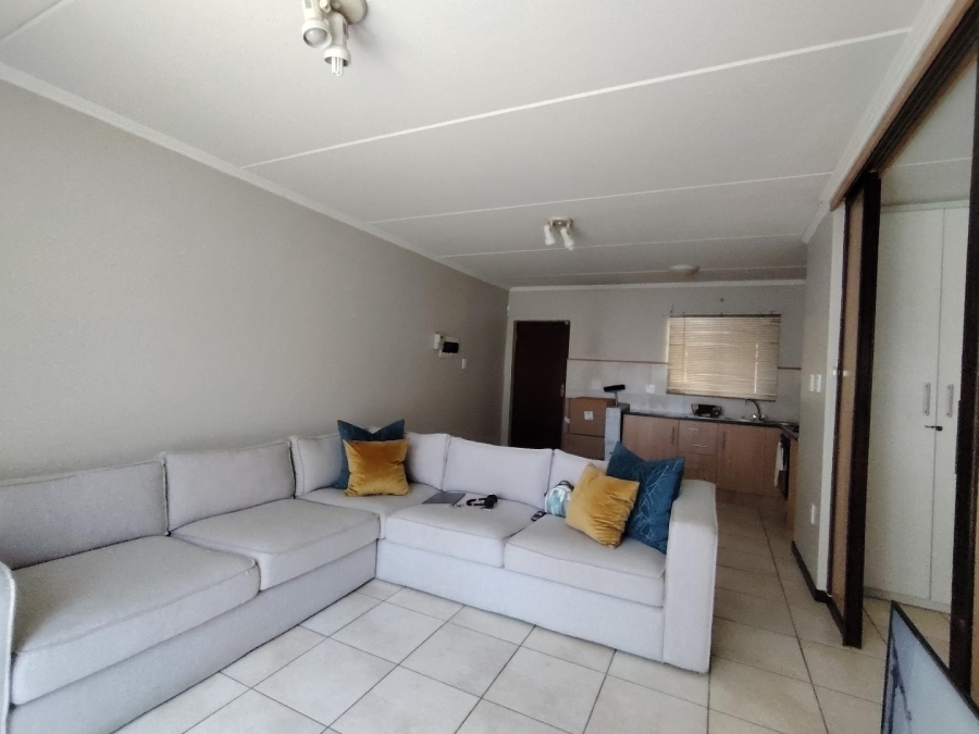 To Let 1 Bedroom Property for Rent in Kosmosdal Gauteng