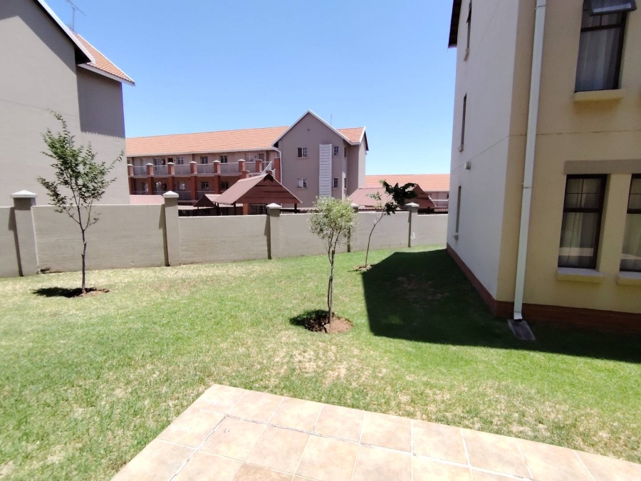 To Let 1 Bedroom Property for Rent in Kosmosdal Gauteng