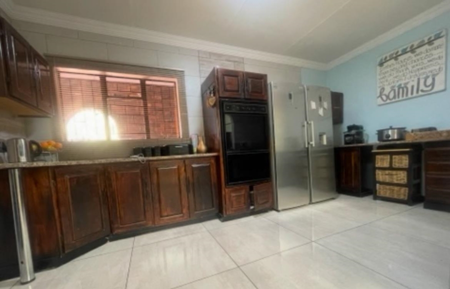 To Let 3 Bedroom Property for Rent in Klippoortjie A H Gauteng