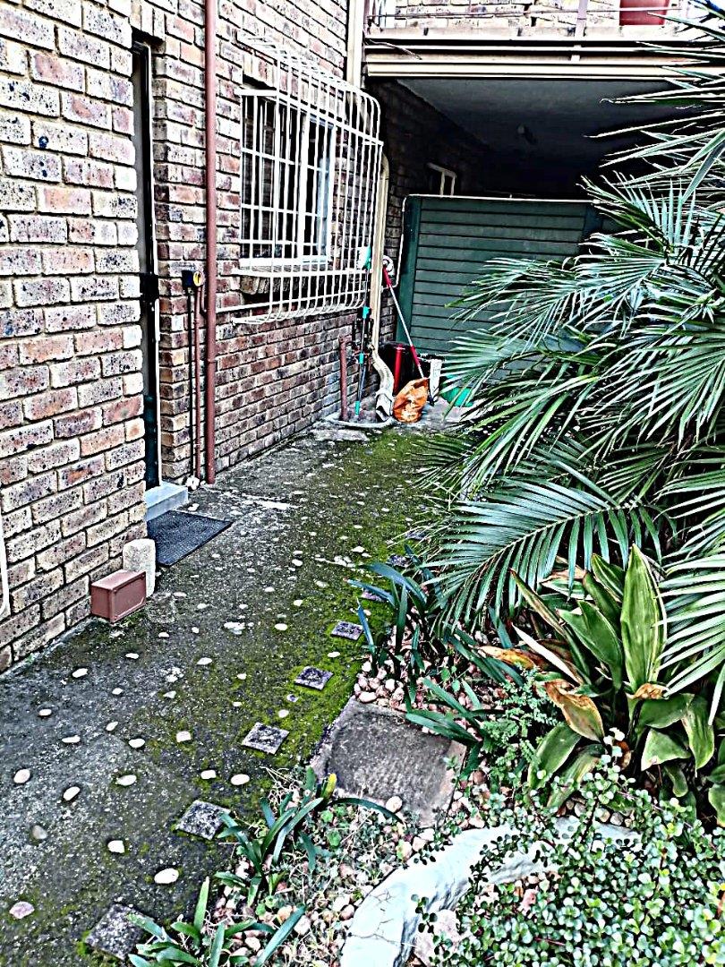 To Let 2 Bedroom Property for Rent in Gezina Gauteng